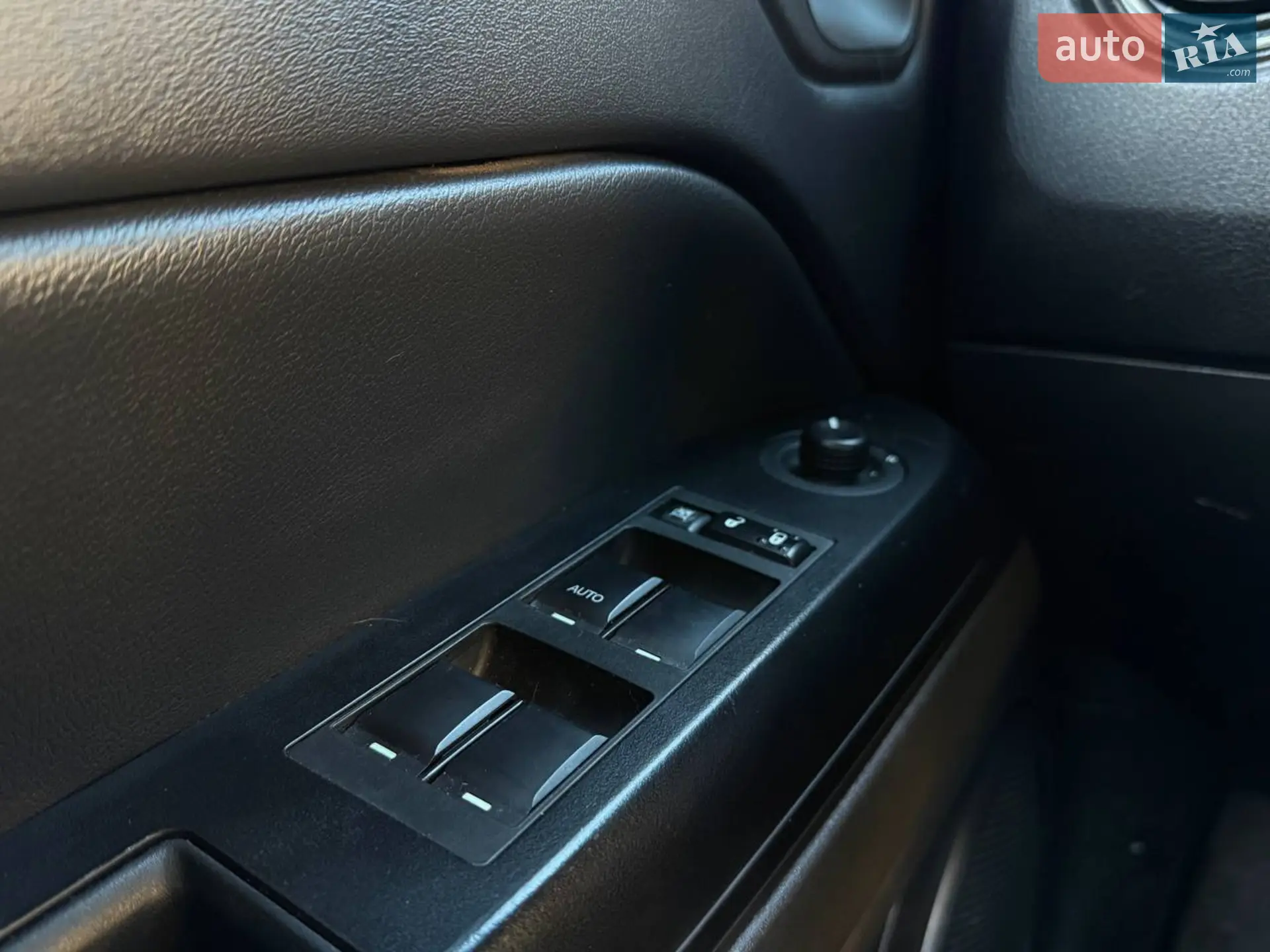 2015 Jeep Liberty (Patriot) - мініатюра 16
