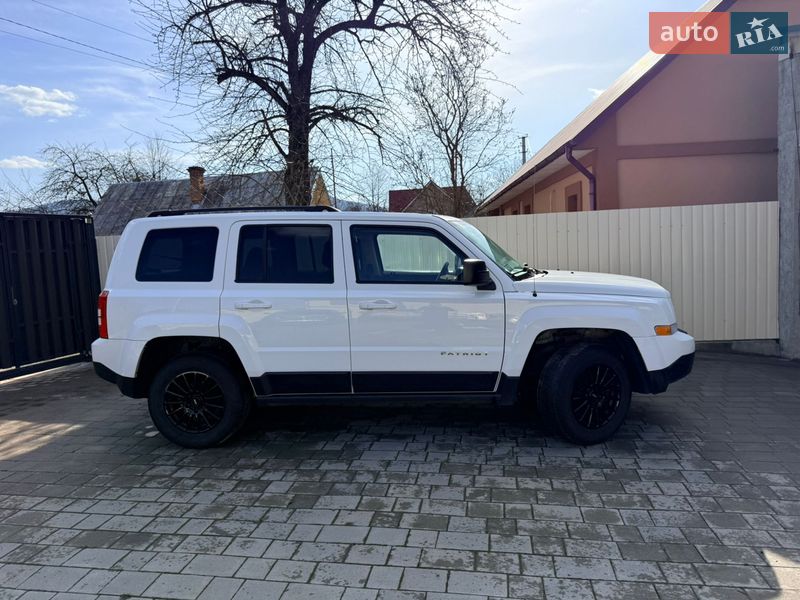 Внедорожник / Кроссовер Jeep Patriot 2016 в Надворной