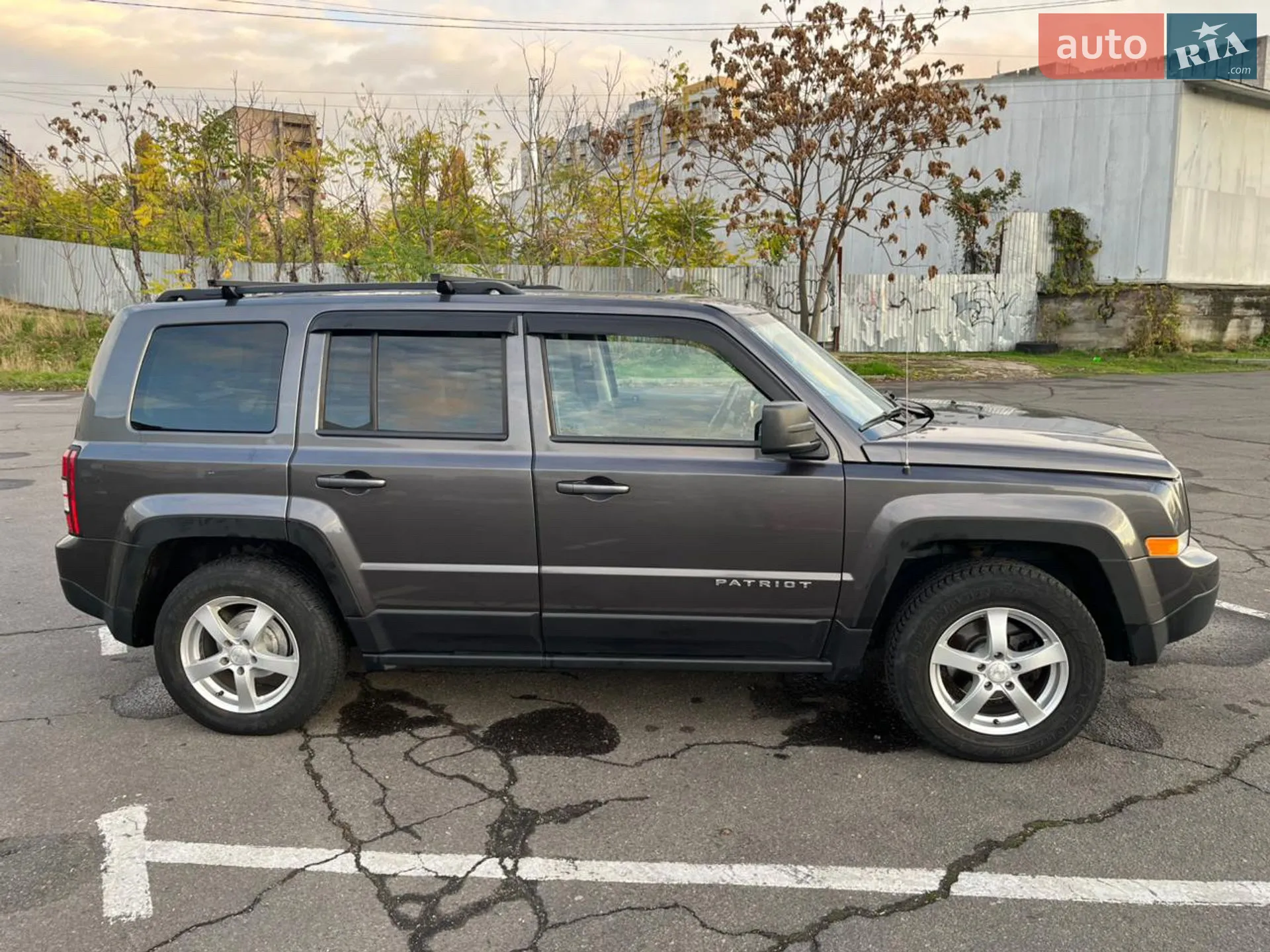 2016 Jeep Liberty (Patriot) - мініатюра 10