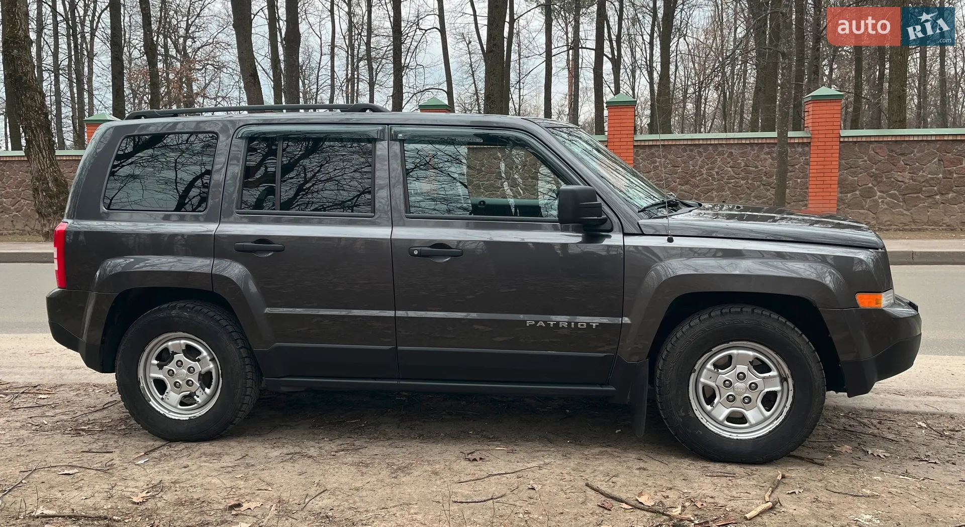 2015 Jeep Liberty (Patriot) - мініатюра 2
