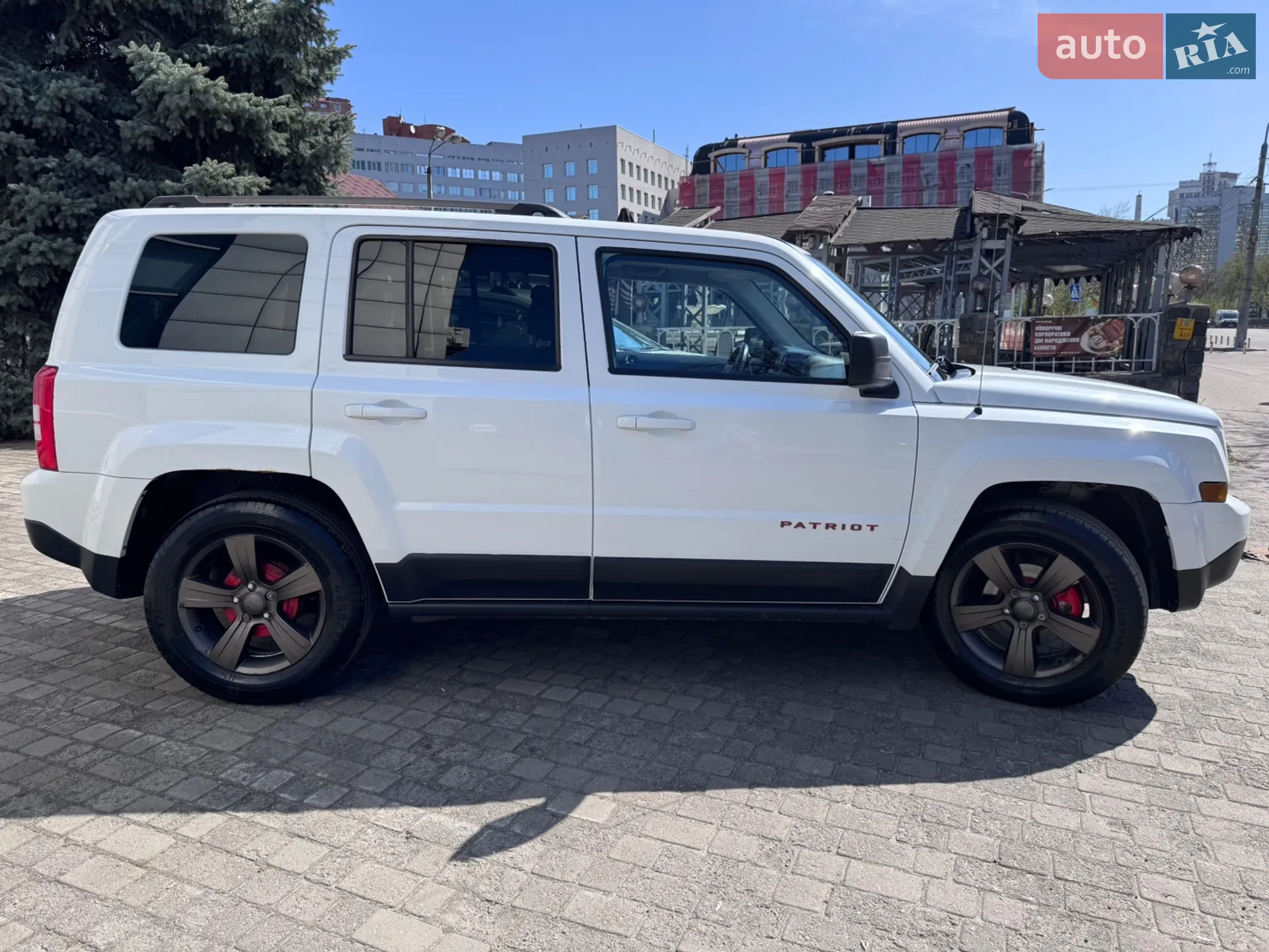 2016 Jeep Liberty (Patriot) - мініатюра 4