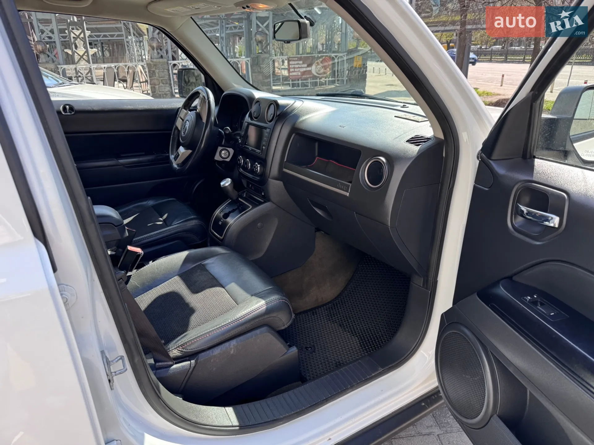 2016 Jeep Liberty (Patriot) - мініатюра 10