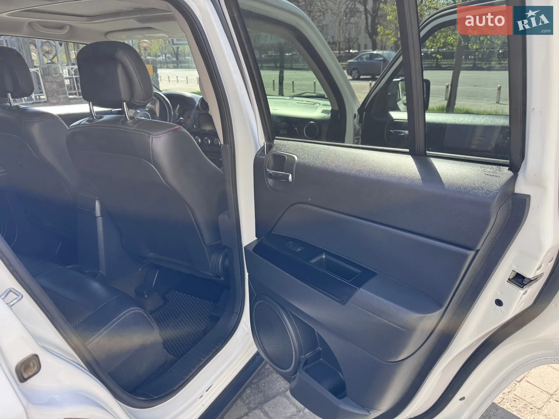 2016 Jeep Liberty (Patriot) - мініатюра 12