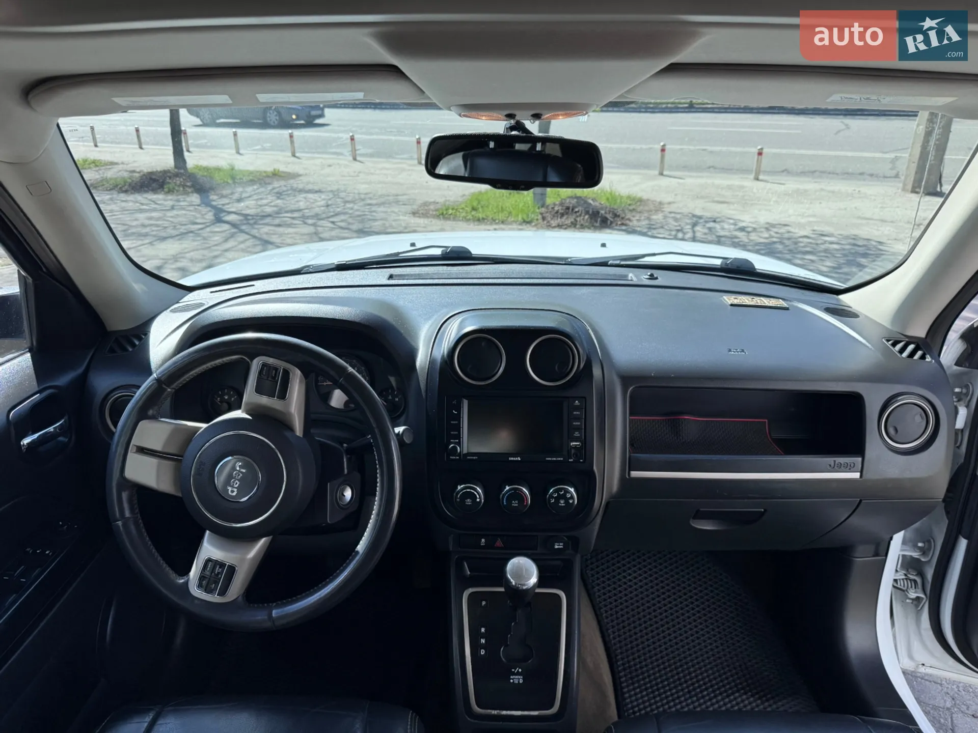 2016 Jeep Liberty (Patriot) - мініатюра 14