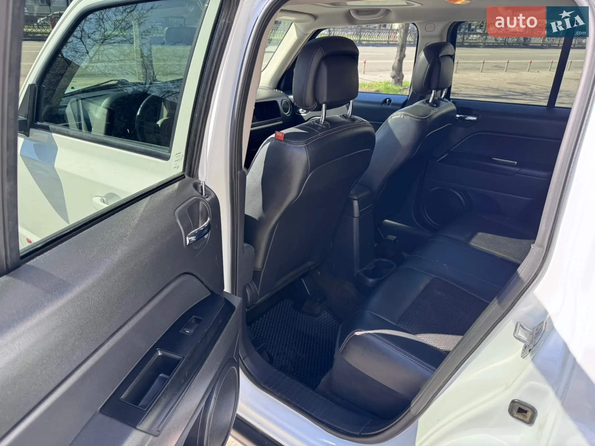 2016 Jeep Liberty (Patriot) - мініатюра 17