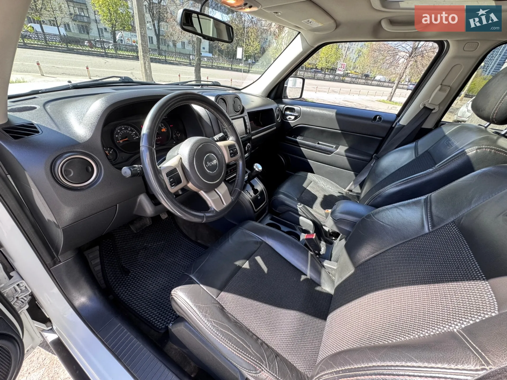 2016 Jeep Liberty (Patriot) - мініатюра 26