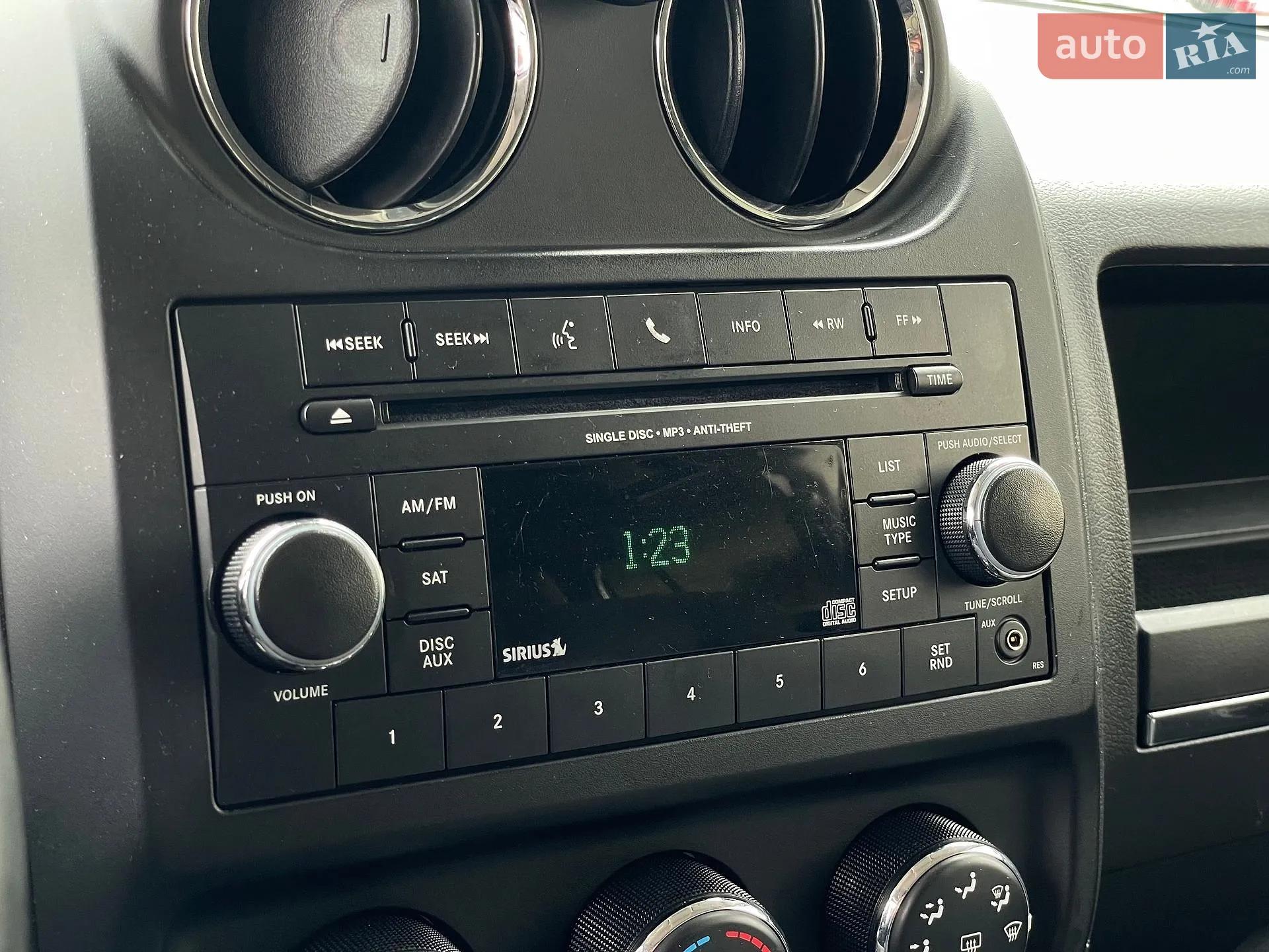 2016 Jeep Liberty (Patriot) - мініатюра 50