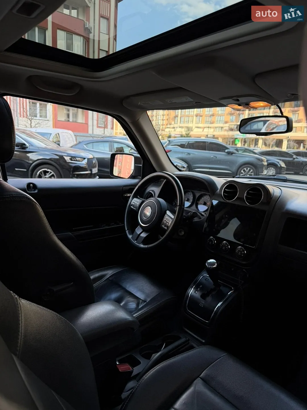 2015 Jeep Liberty (Patriot) - мініатюра 10