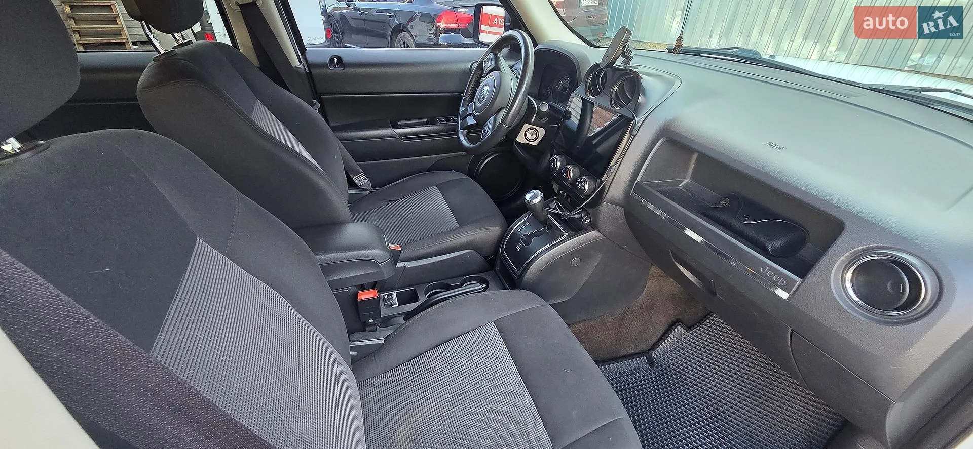 2014 Jeep Liberty (Patriot) - мініатюра 13