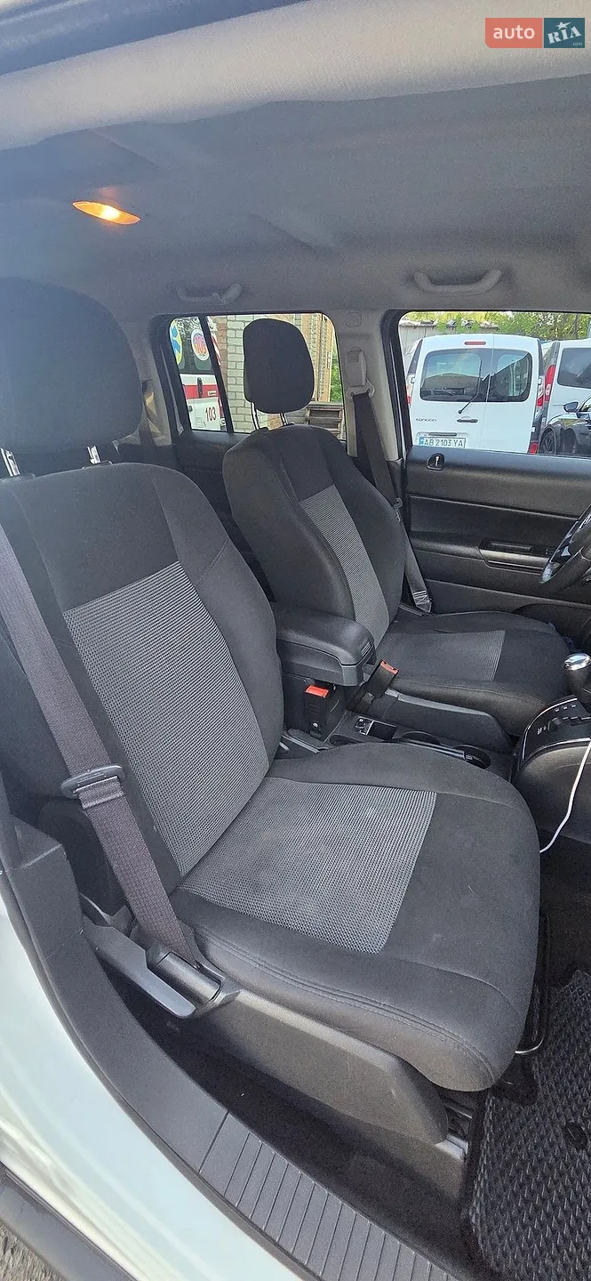 2014 Jeep Liberty (Patriot) - мініатюра 14