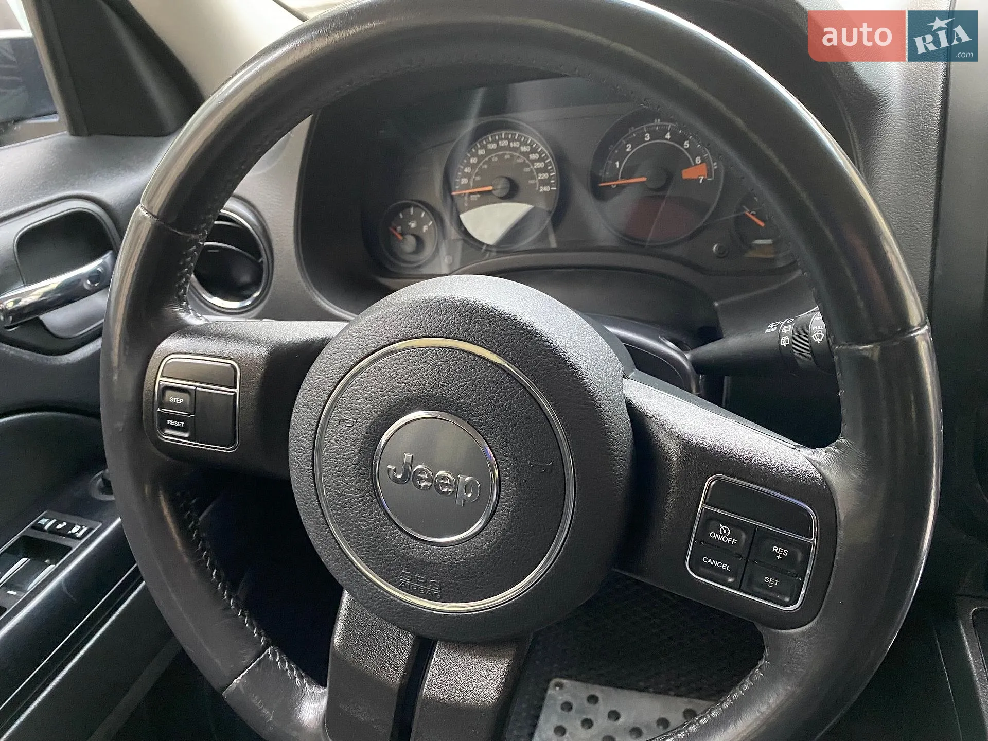 2015 Jeep Liberty (Patriot) - мініатюра 8