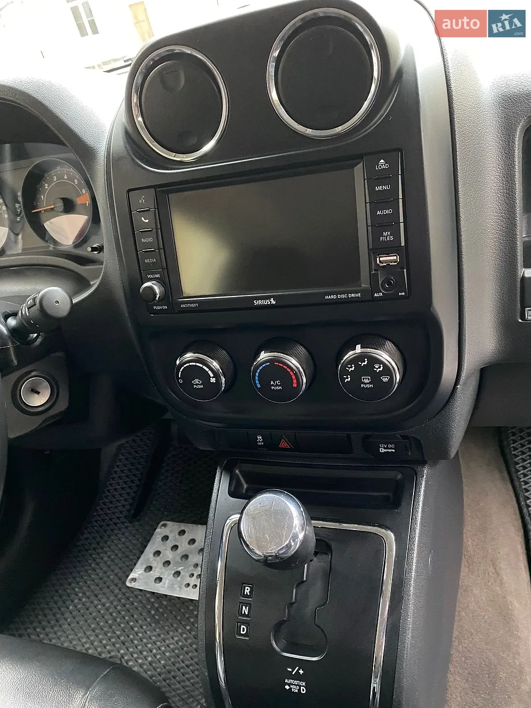 2015 Jeep Liberty (Patriot) - мініатюра 11