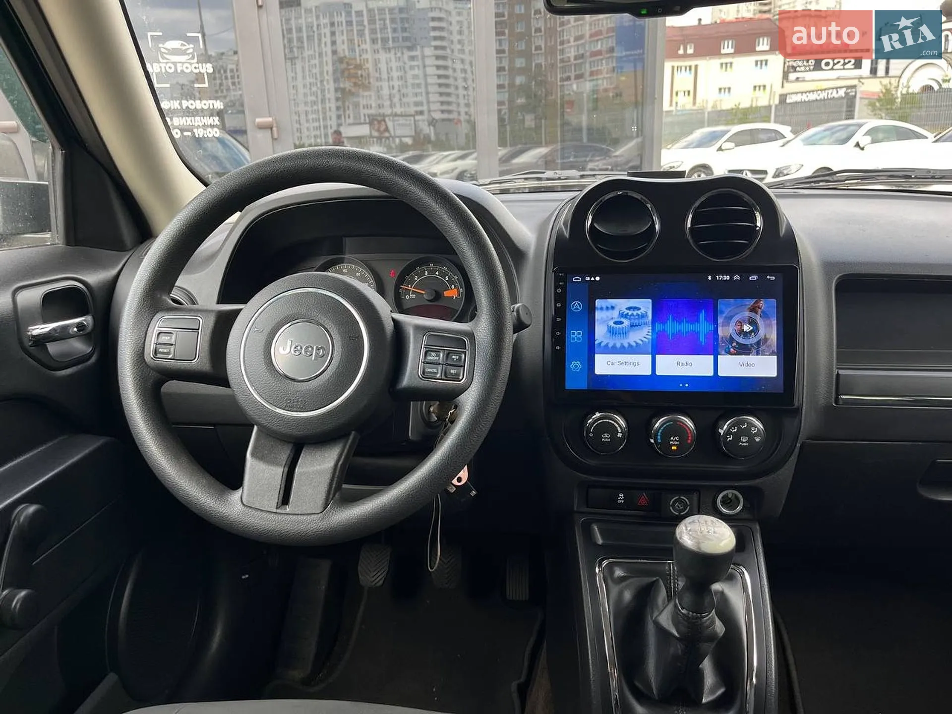 2015 Jeep Liberty (Patriot) - мініатюра 14