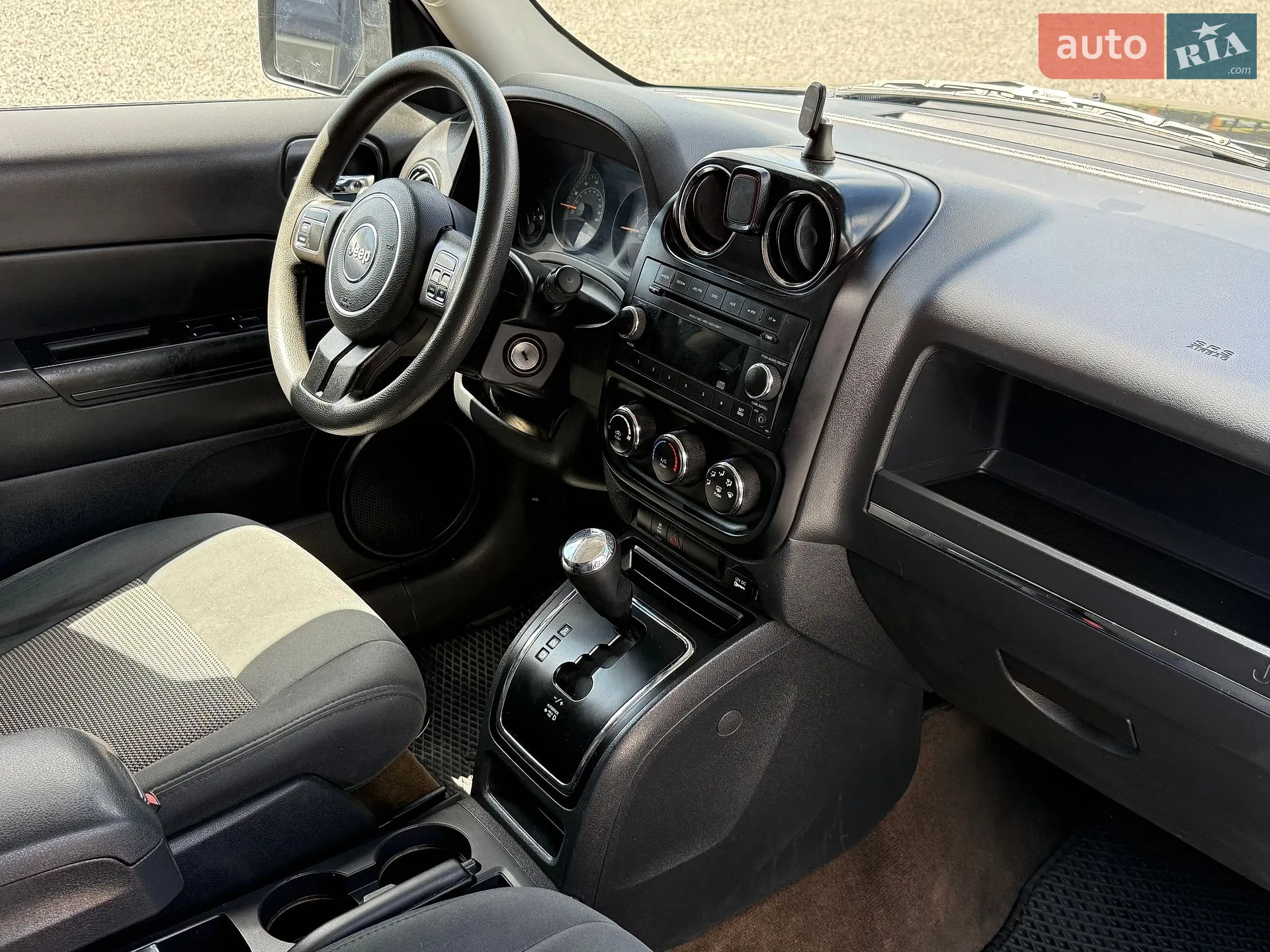 2014 Jeep Liberty (Patriot) - мініатюра 17