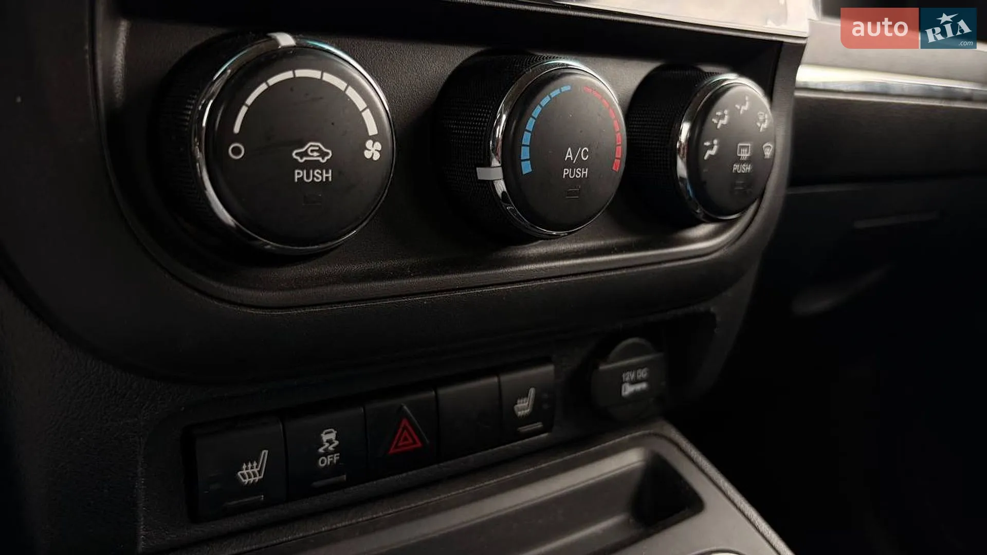 2015 Jeep Liberty (Patriot) - мініатюра 20