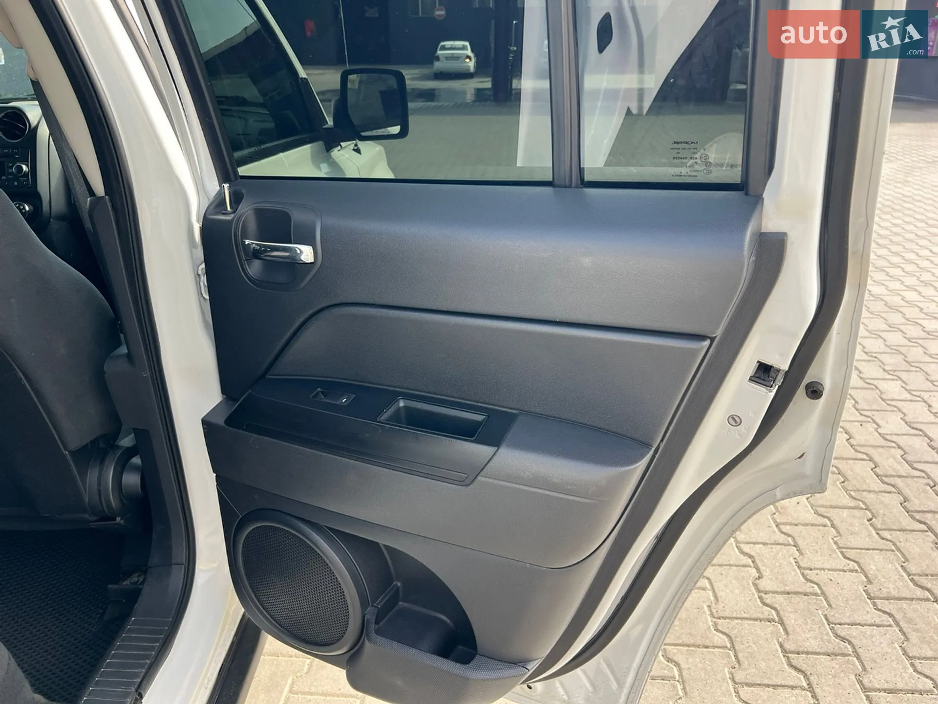 2016 Jeep Liberty (Patriot) - мініатюра 15