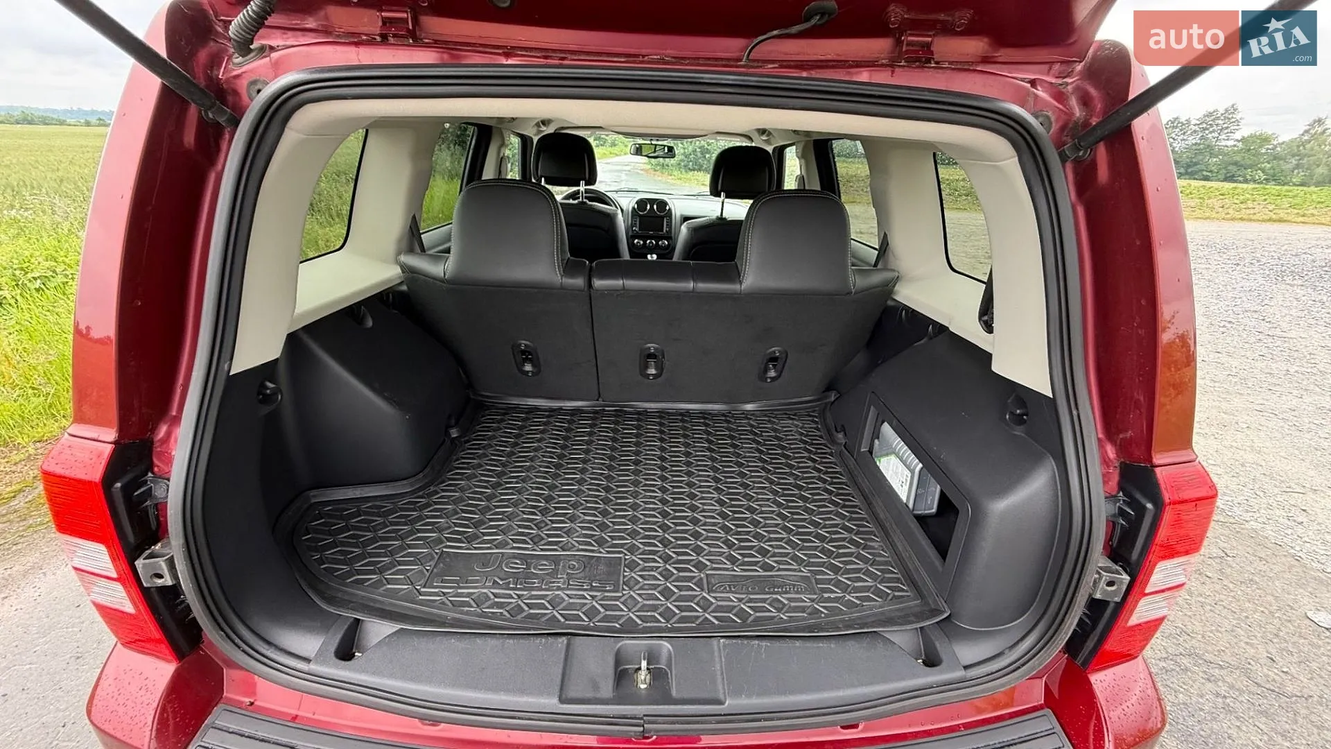 2016 Jeep Liberty (Patriot) - мініатюра 14