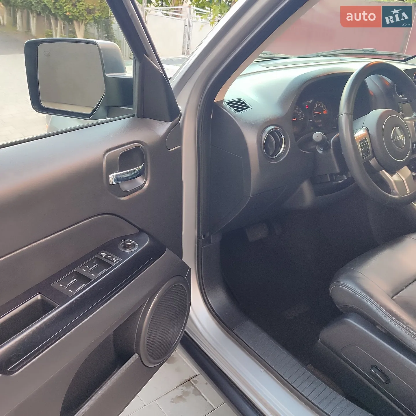 2015 Jeep Liberty (Patriot) - мініатюра 14