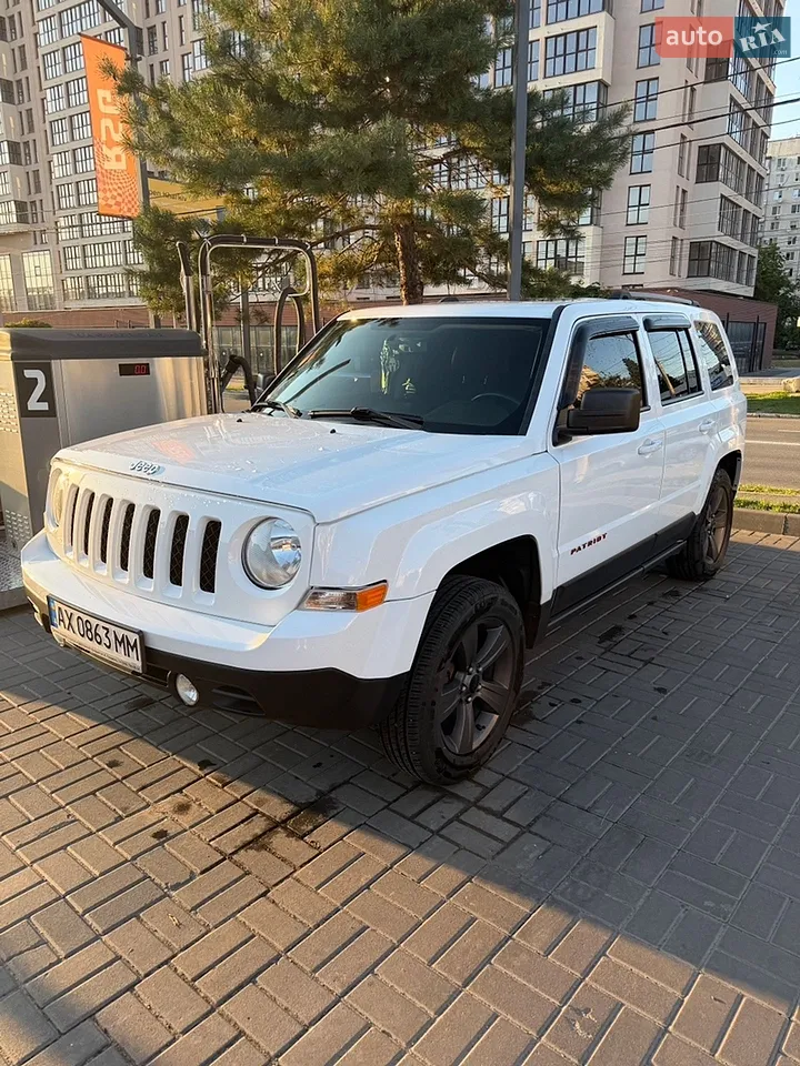 2015 Jeep Liberty (Patriot) - мініатюра 27