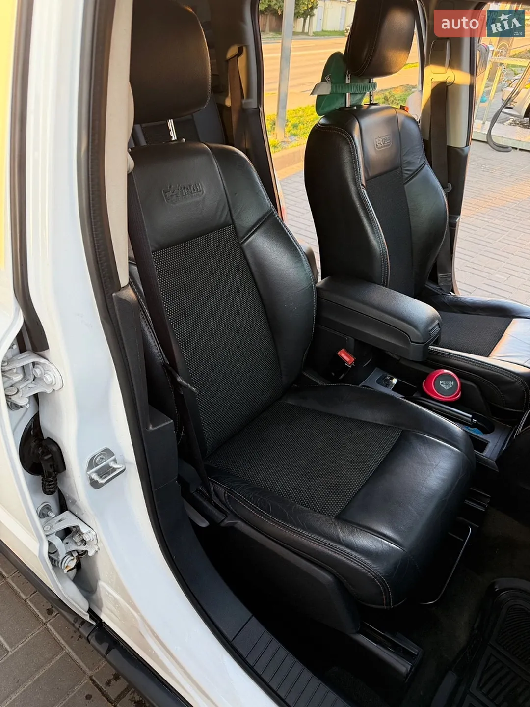 2016 Jeep Liberty (Patriot) - мініатюра 16