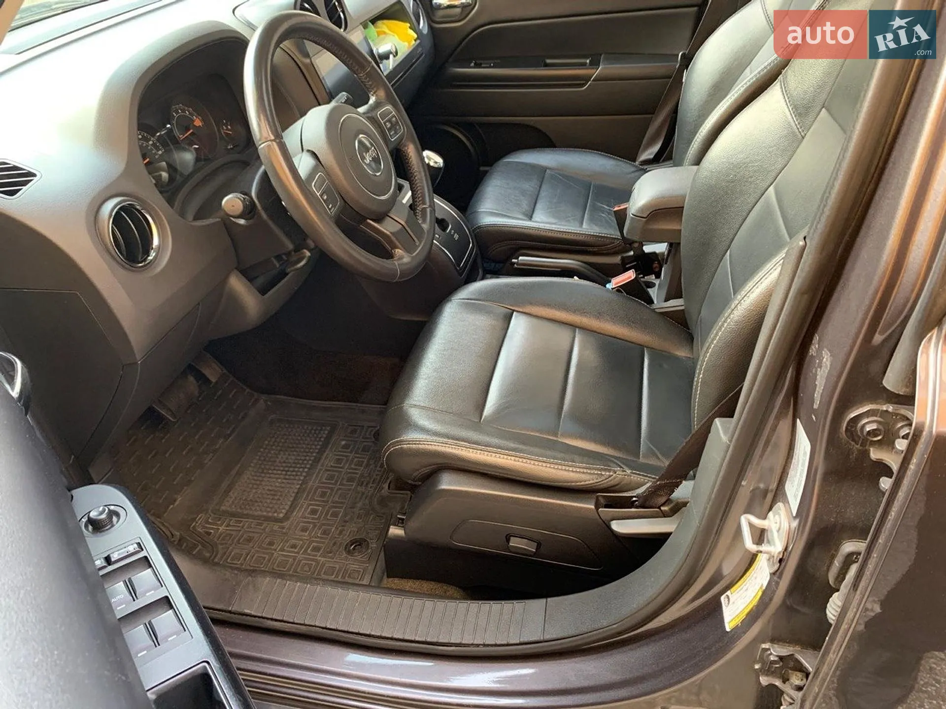 2016 Jeep Liberty (Patriot) - мініатюра 3