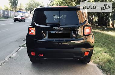 Внедорожник / Кроссовер Jeep Renegade 2017 в 