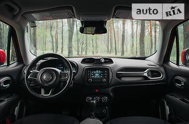 Позашляховик / Кросовер Jeep Renegade 2016 в 