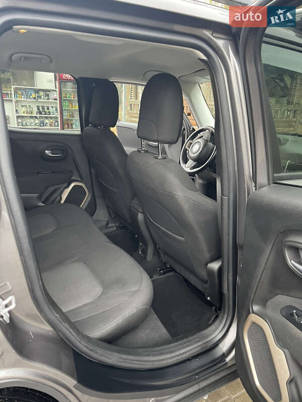 Внедорожник / Кроссовер Jeep Renegade 2017 в Черновцах