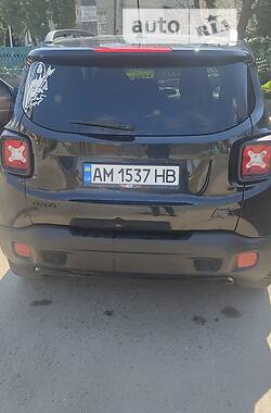 Внедорожник / Кроссовер Jeep Renegade 2015 в Житомире