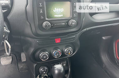 Внедорожник / Кроссовер Jeep Renegade 2015 в Березане