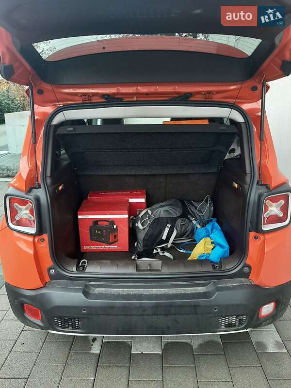 Позашляховик / Кросовер Jeep Renegade 2015 в Перечині