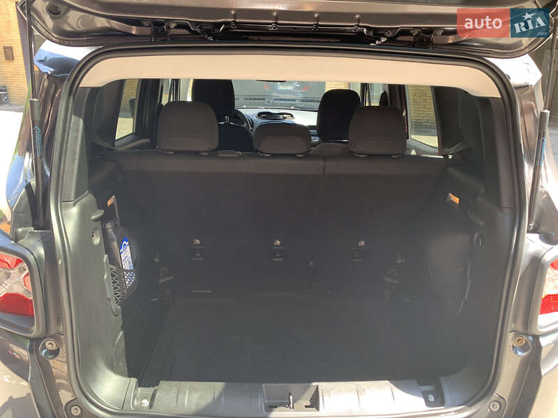 Внедорожник / Кроссовер Jeep Renegade 2017 в Харькове