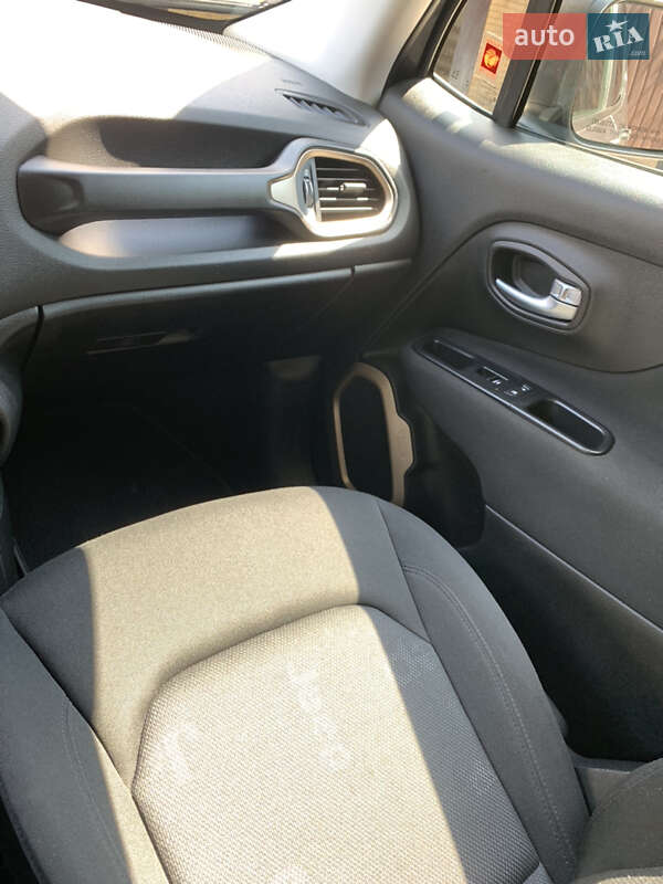 Внедорожник / Кроссовер Jeep Renegade 2017 в Харькове