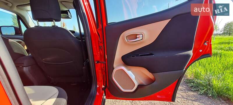 Позашляховик / Кросовер Jeep Renegade 2015 в Харкові