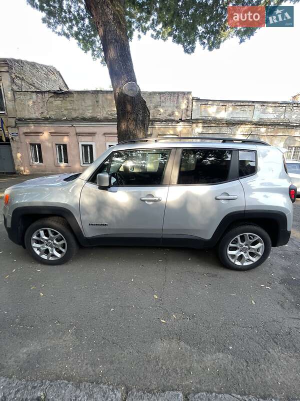 Внедорожник / Кроссовер Jeep Renegade 2016 в Киеве
