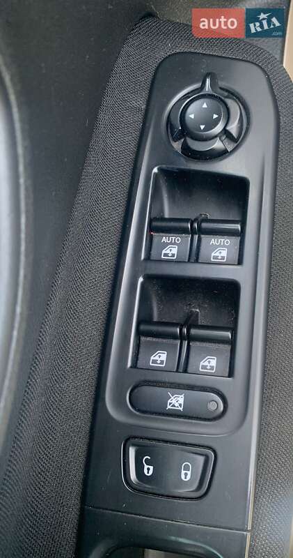 Позашляховик / Кросовер Jeep Renegade 2015 в Чернівцях