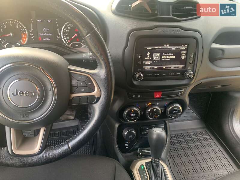 Позашляховик / Кросовер Jeep Renegade 2015 в Чернівцях