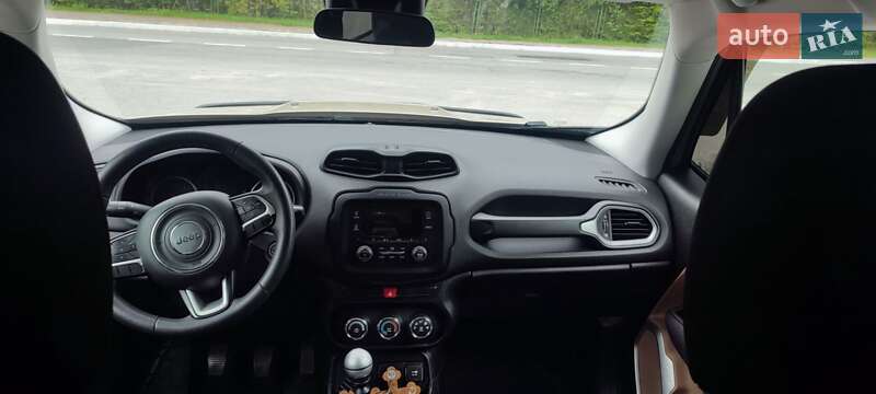 Позашляховик / Кросовер Jeep Renegade 2015 в Трускавці