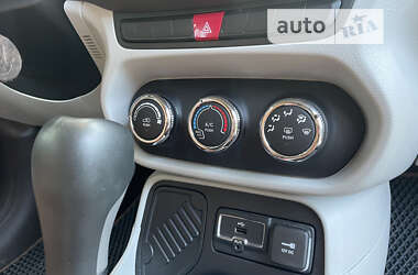 Внедорожник / Кроссовер Jeep Renegade 2015 в 