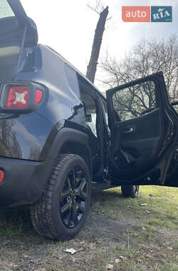 Внедорожник / Кроссовер Jeep Renegade 2017 в 