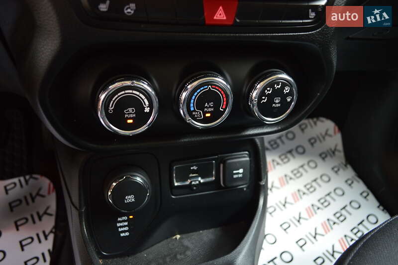 Позашляховик / Кросовер Jeep Renegade 2017 в Львові