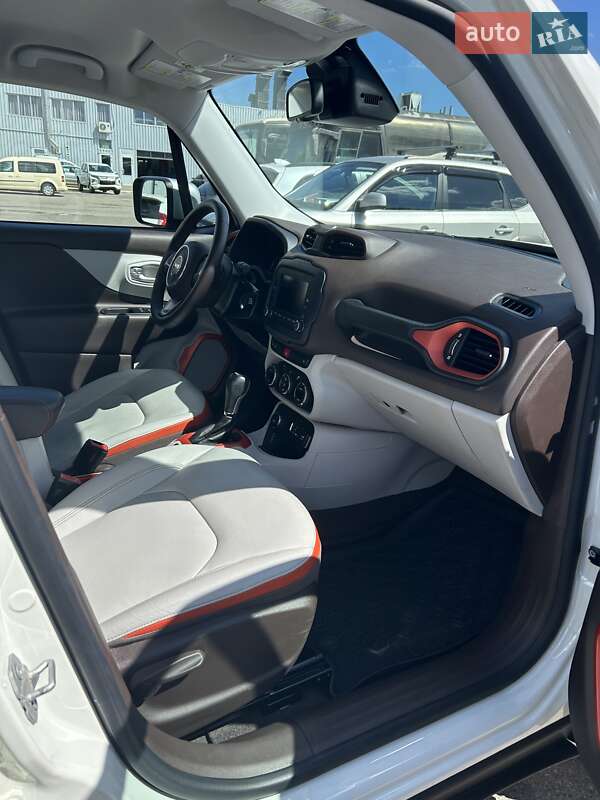 Позашляховик / Кросовер Jeep Renegade 2015 в Одесі