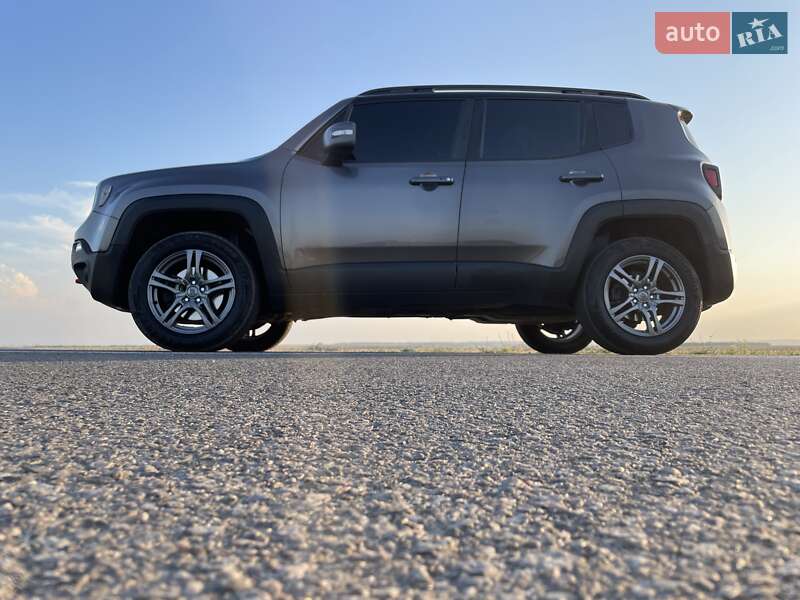 Позашляховик / Кросовер Jeep Renegade 2017 в Лозовій