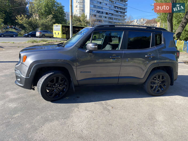 Позашляховик / Кросовер Jeep Renegade 2016 в Львові