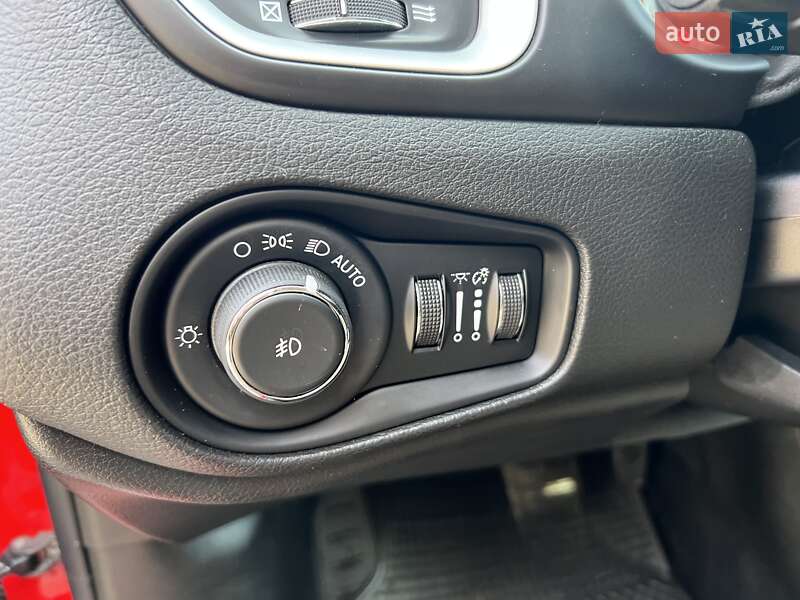 Внедорожник / Кроссовер Jeep Renegade 2015 в Одессе