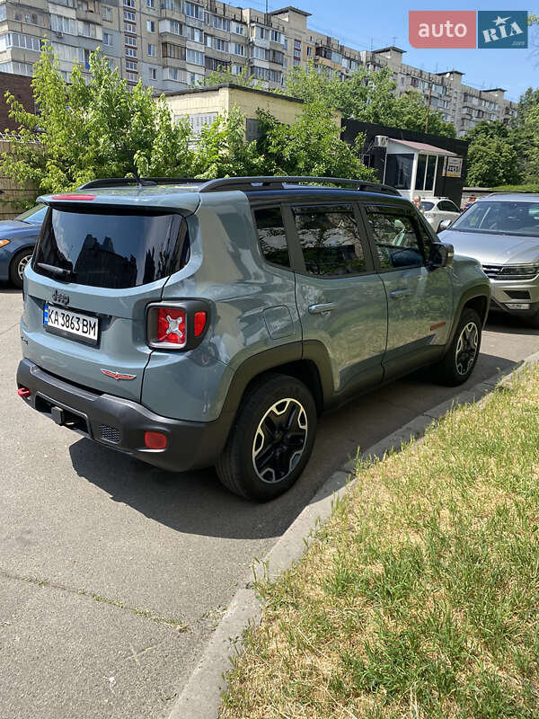 Внедорожник / Кроссовер Jeep Renegade 2016 в Киеве