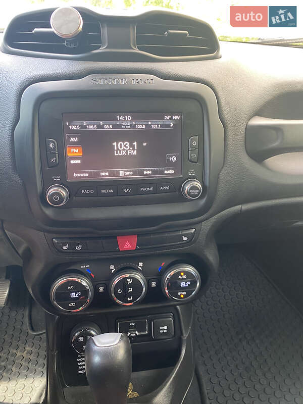 Внедорожник / Кроссовер Jeep Renegade 2016 в Киеве