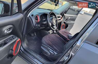 Внедорожник / Кроссовер Jeep Renegade 2016 в 