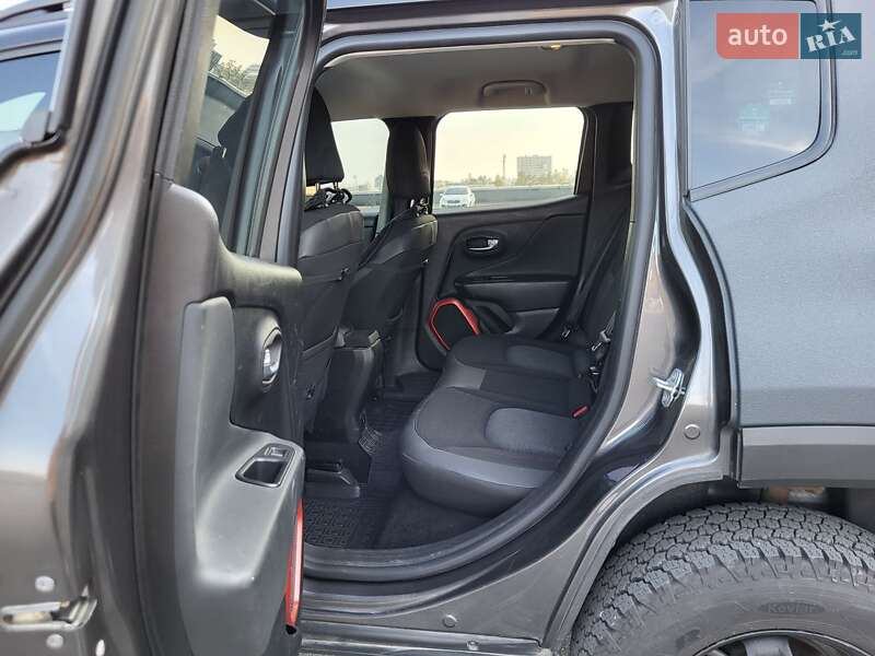 Позашляховик / Кросовер Jeep Renegade 2016 в Києві