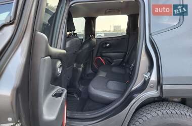 Внедорожник / Кроссовер Jeep Renegade 2016 в 